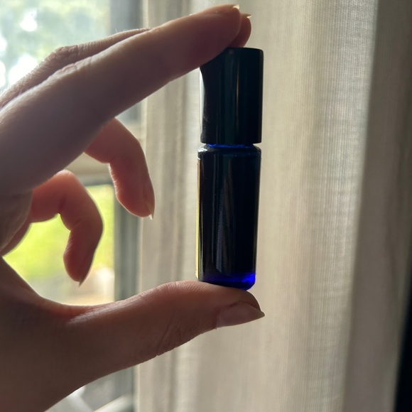 Solstice scents parlor trick fragrance oil rose bpal floral indie fragrance - Picture 4 of 4